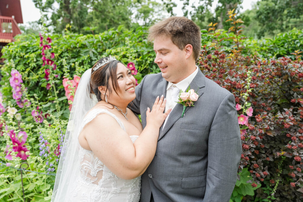 Happy Bride and Groom at Fair Hills Resort in Detroit Lakes, MN 